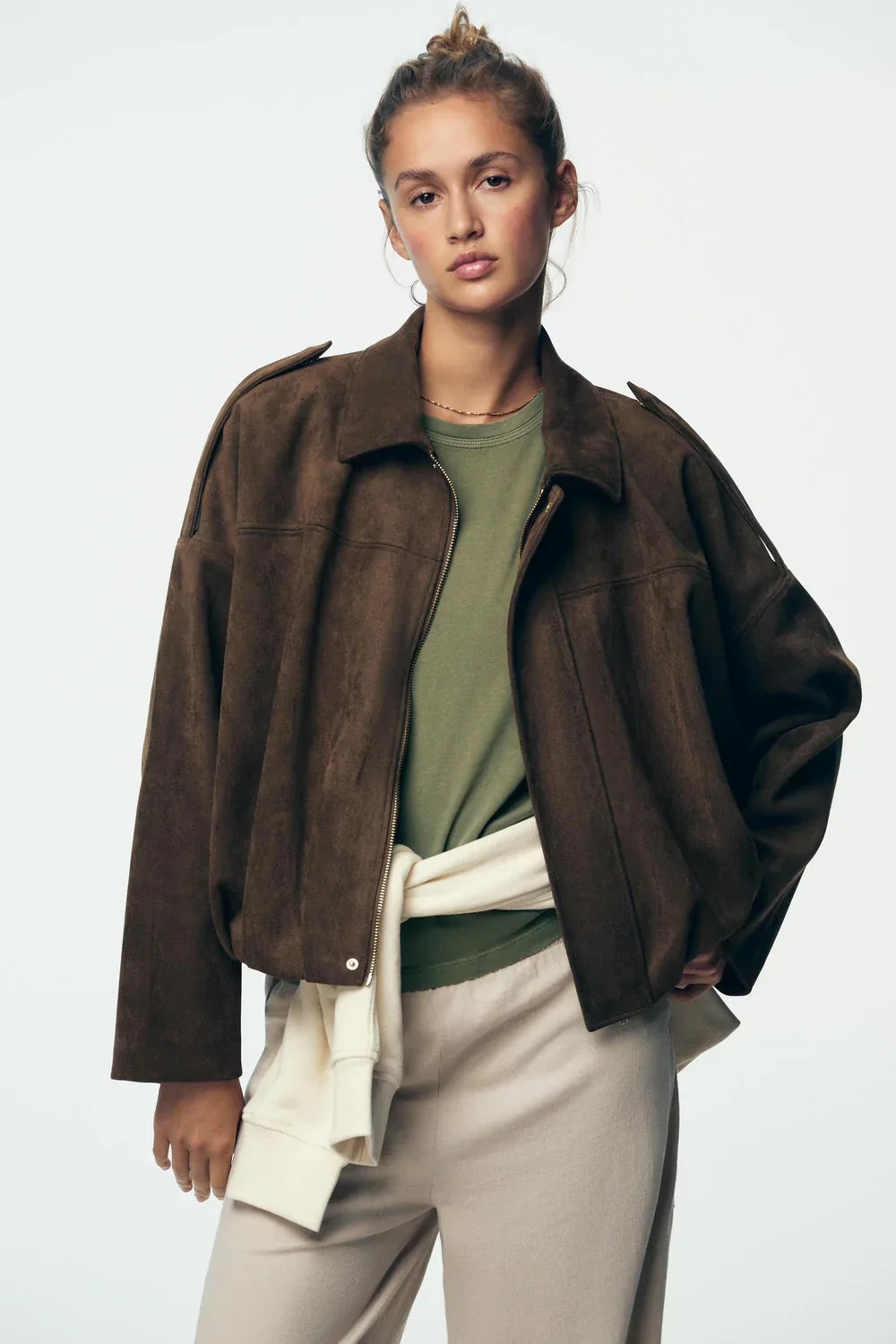 ELARA PARIS™ | Veste Oversize Suédée – Effortless Chic & Tendance Moderne