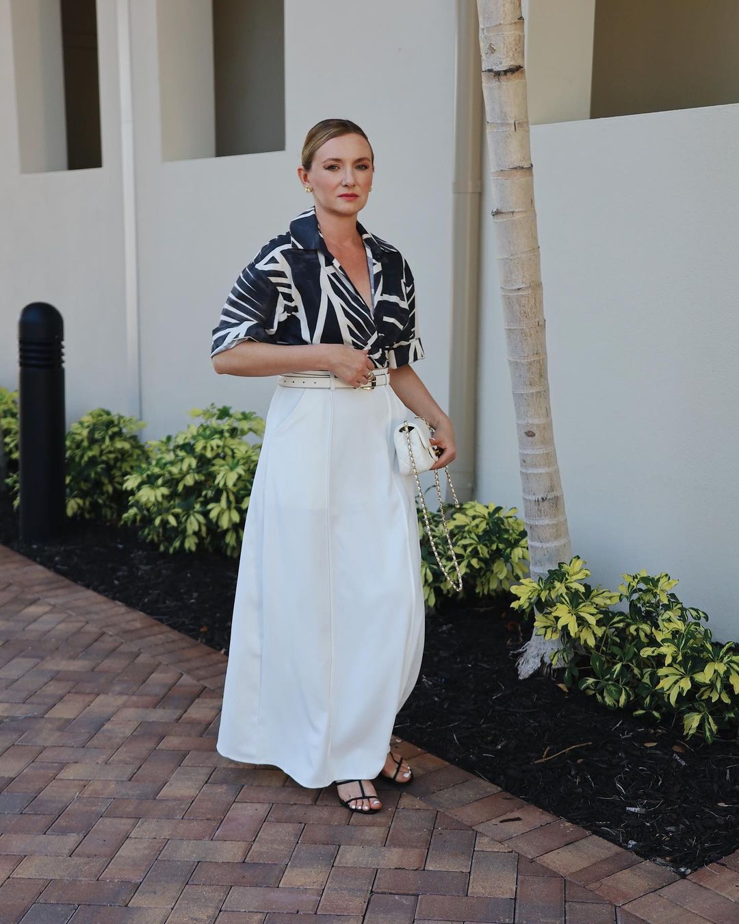 ELARA PARIS™ | Jupe Midi Drapée – Élégance Fluide & Confort Moderne