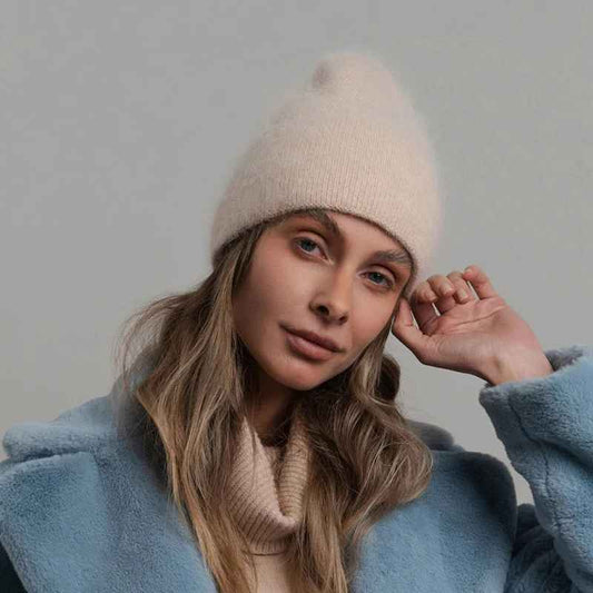 ELARA PARIS™ | Bonnet Luxe en Mélange Angora – Douceur & Chaleur Hivernale