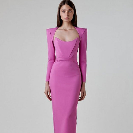 ELARA PARIS™ | Robe Mi-Longue Sculptante – Épaules Structurées & Décolleté Drapé