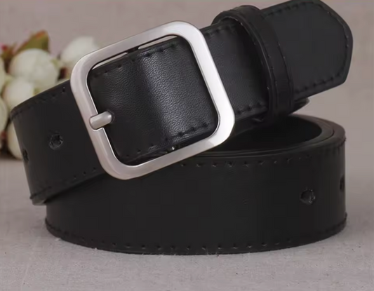 ELARA PARIS™ | Ceinture Élégante en Cuir Végan – Finition Argentée & Style Intemporel