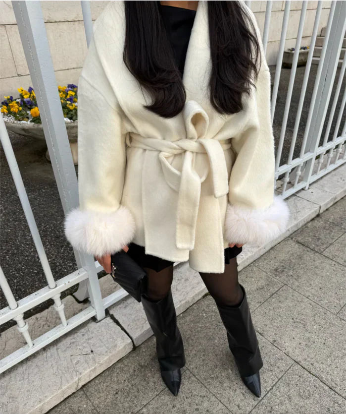 ELARA PARIS™ | Manteau Élégance Luxe – Poignets Fausse Fourrure Amovibles